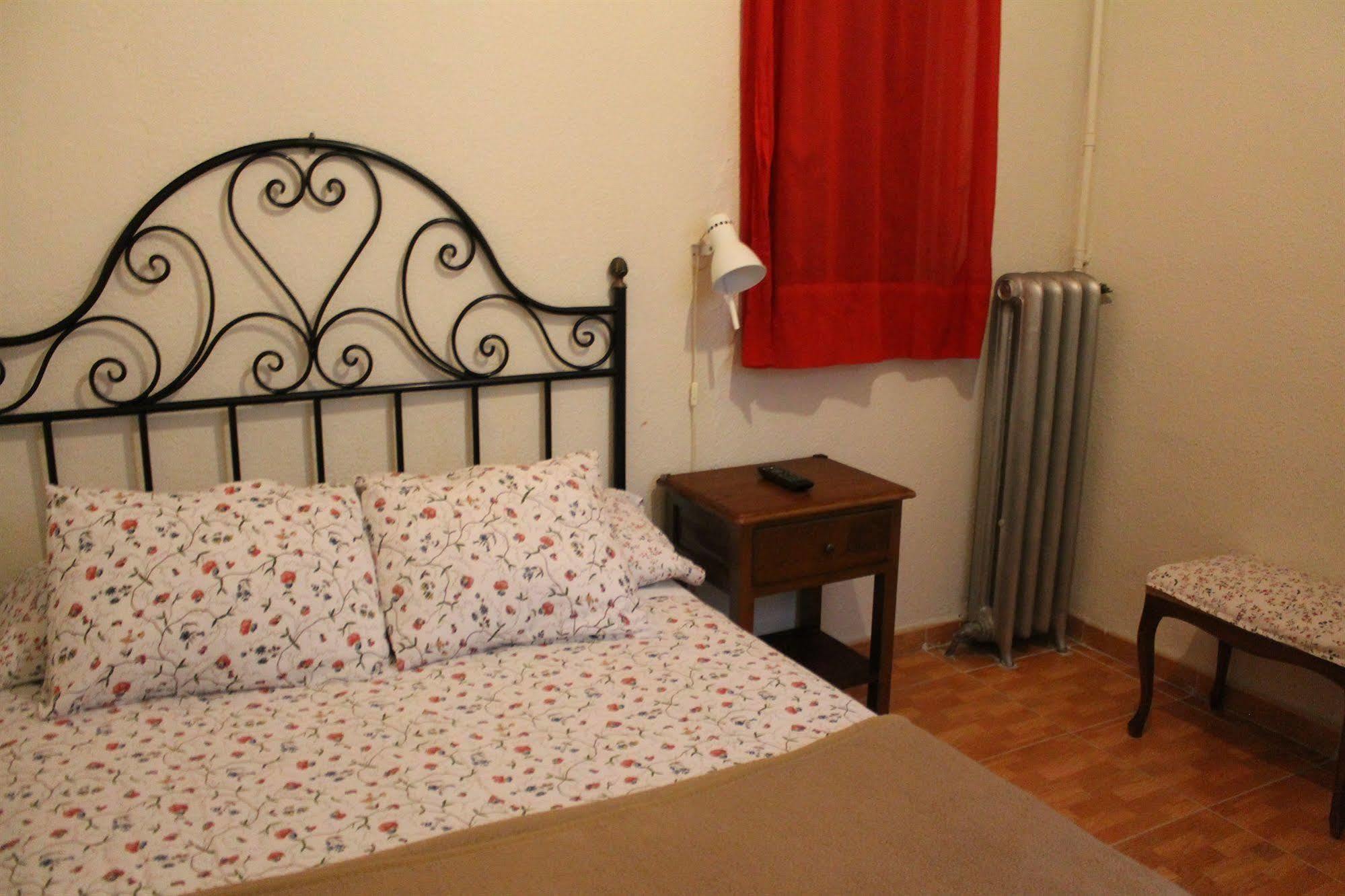 Hostal Los Perales Ξενοδοχείο Μαδρίτη Εξωτερικό φωτογραφία