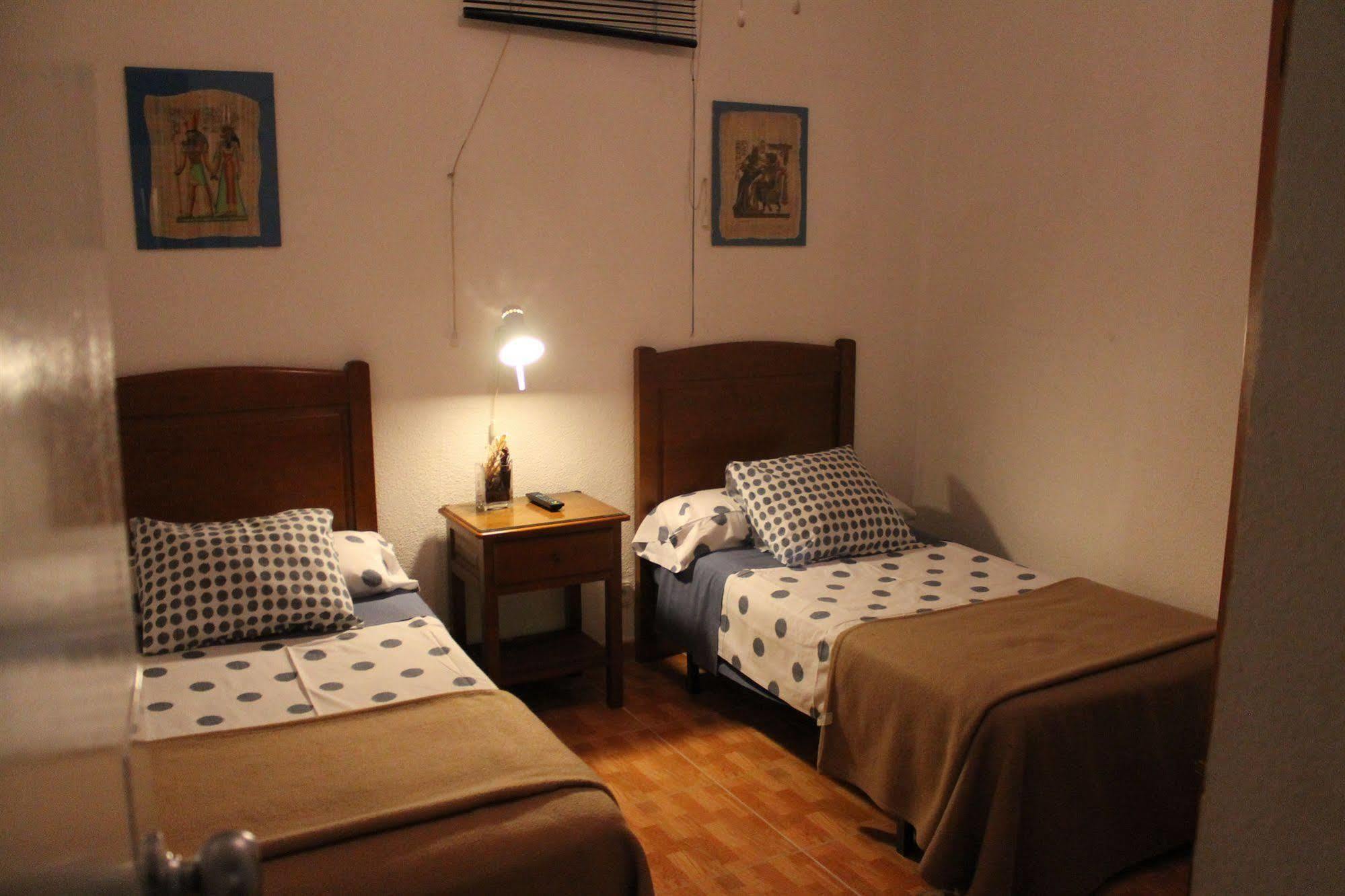 Hostal Los Perales Ξενοδοχείο Μαδρίτη Εξωτερικό φωτογραφία